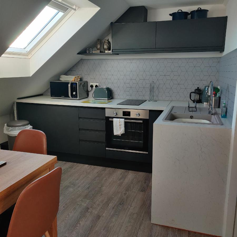 Delightful & Picturesque Modern Detached Apartment, Next To Chester Zoo, Near Park And Ride To City Centre 외부 사진