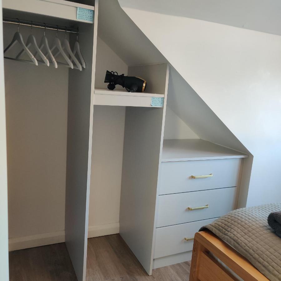 Delightful & Picturesque Modern Detached Apartment, Next To Chester Zoo, Near Park And Ride To City Centre 외부 사진